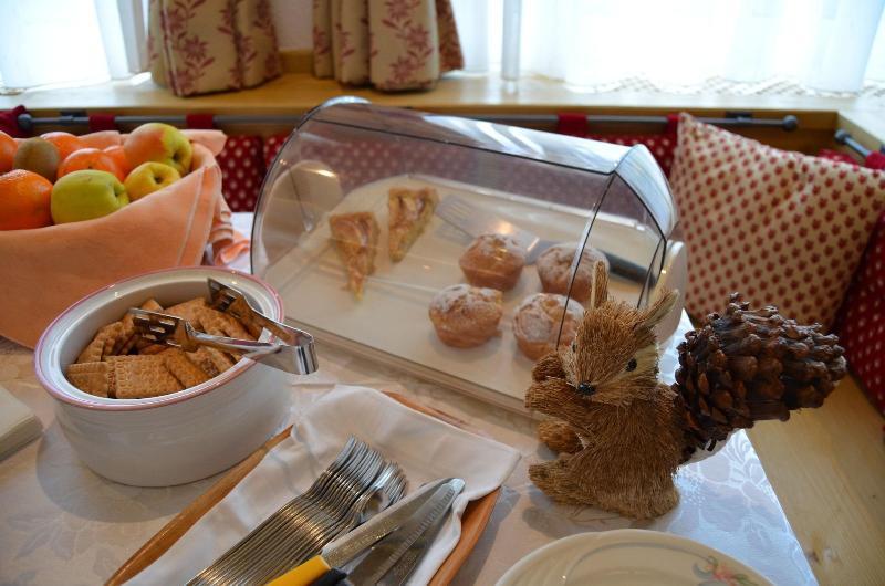 Hotel Ladina Campitello di Fassa Zewnętrze zdjęcie