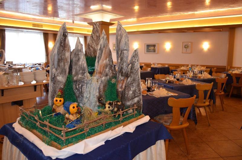 Hotel Ladina Campitello di Fassa Zewnętrze zdjęcie