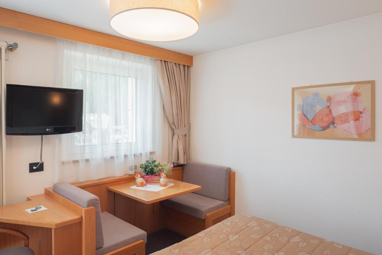 Hotel Ladina Campitello di Fassa Zewnętrze zdjęcie