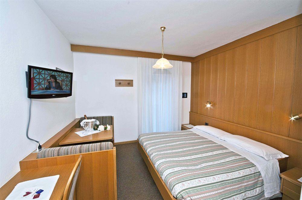 Hotel Ladina Campitello di Fassa Zewnętrze zdjęcie