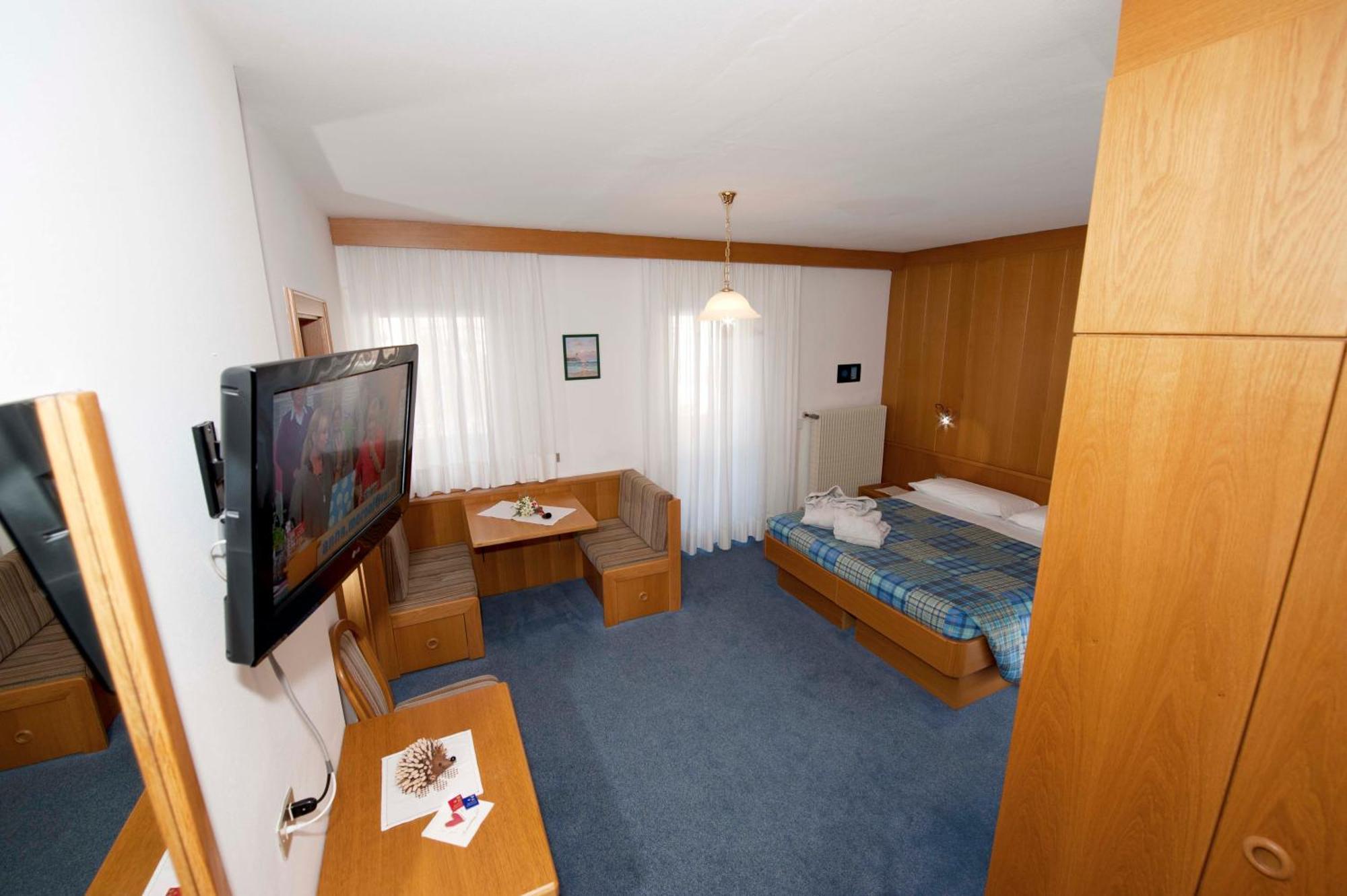 Hotel Ladina Campitello di Fassa Zewnętrze zdjęcie