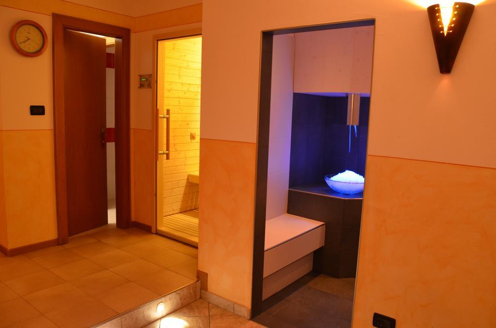 Hotel Ladina Campitello di Fassa Zewnętrze zdjęcie