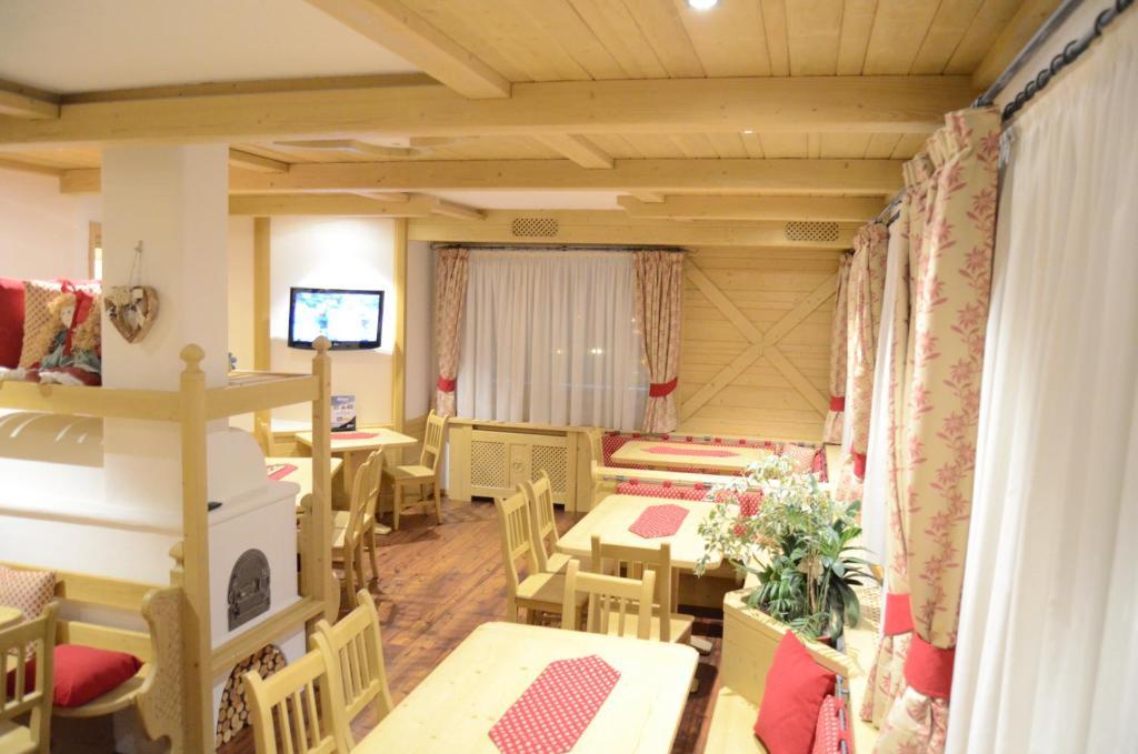 Hotel Ladina Campitello di Fassa Zewnętrze zdjęcie