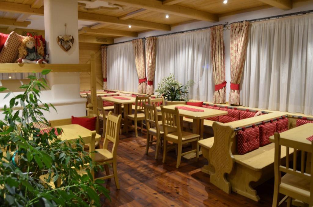 Hotel Ladina Campitello di Fassa Zewnętrze zdjęcie