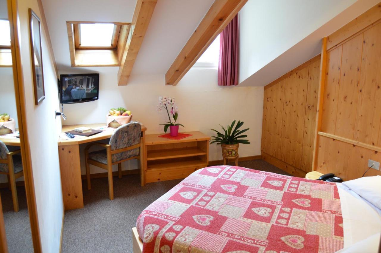 Hotel Ladina Campitello di Fassa Zewnętrze zdjęcie